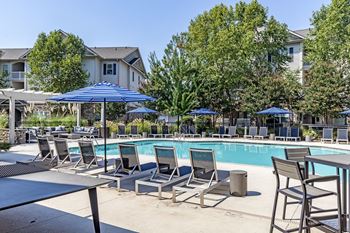 enclave-at-rivergate-pool